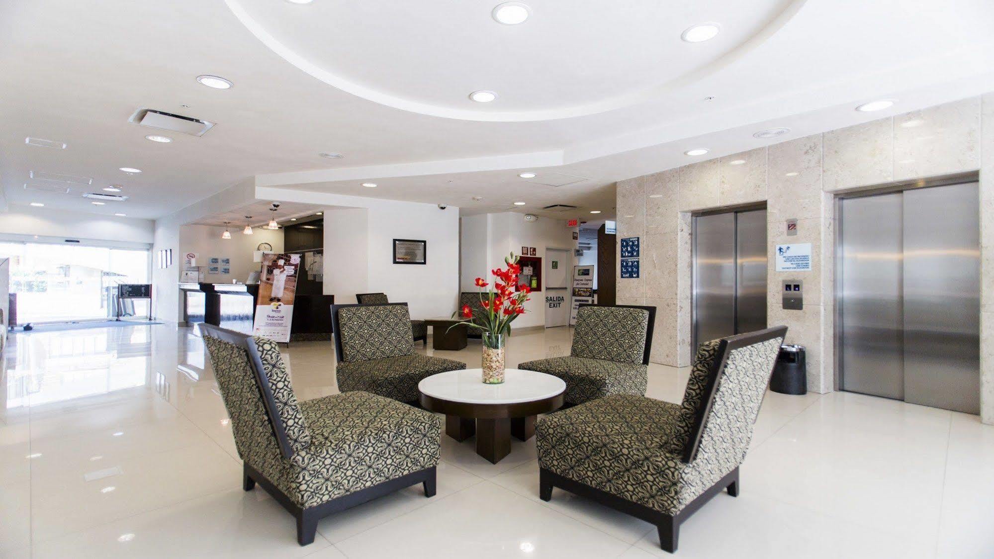 Holiday Inn Express Tuxtla Gutierrez La Marimba By Ihg Esterno foto