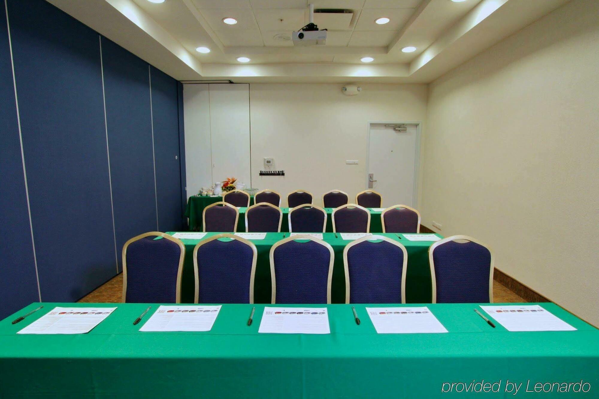 Holiday Inn Express Tuxtla Gutierrez La Marimba By Ihg Esterno foto